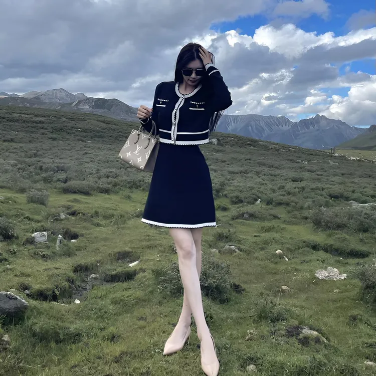 黑色针织开衫连衣裙两件套套装秋冬显瘦气质高腰时尚复古包臀修身