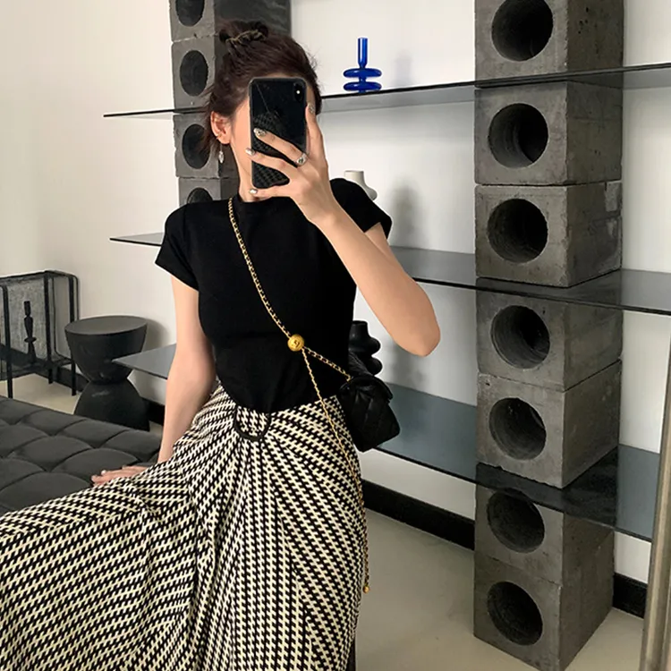 美式白色T恤女正肩短袖欧货2025年新款显瘦圆领百搭叠穿打底上衣