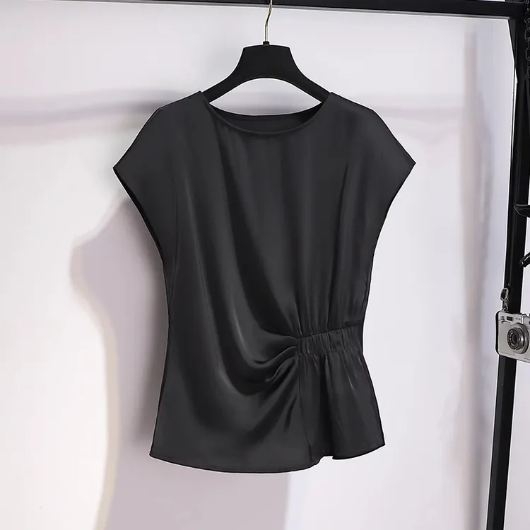 拉夏贝尔黑色上衣女夏2025新款轻奢高级感欧货短款不规则缎面小衫
