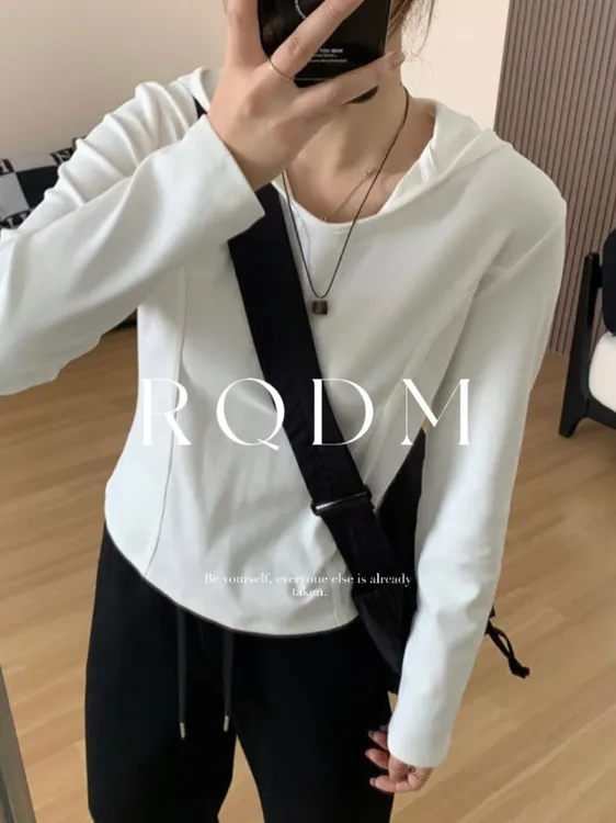 白色简约百搭连帽卫衣女装2025秋季新款显瘦薄款时尚纯色长袖上衣
