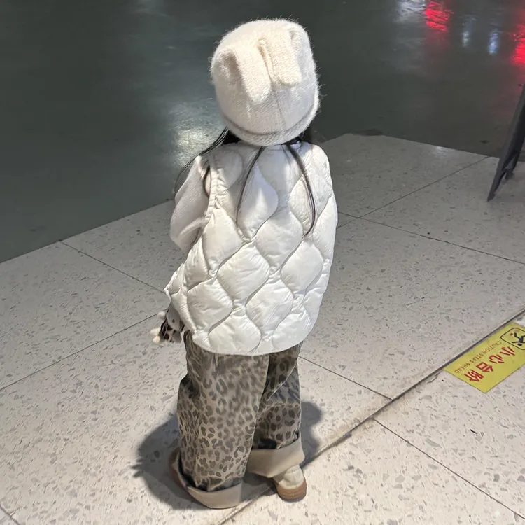 甜小七女童2025冬季新款韩版休闲百搭棉马甲纯色打底衫豹纹裤套装