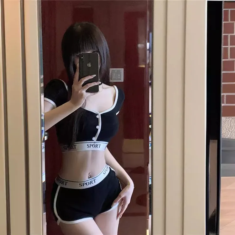 美式复古辣妹风运动休闲T恤套装女ins拽姐风显瘦黑色短裤两件套