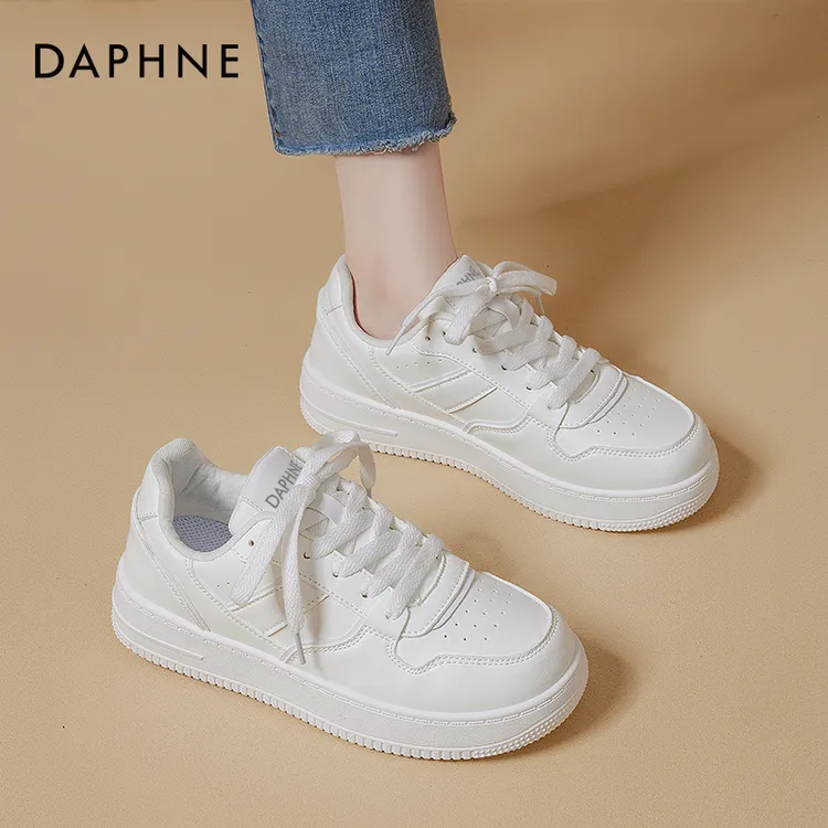 达芙妮小白鞋女2025新款秋冬季厚底高级感休闲白色板鞋平底百搭爆