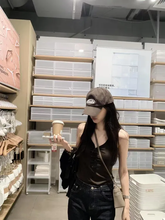 2025夏季新款时尚打底吊带背心气质显瘦洋气休闲百搭性感辣妹外穿