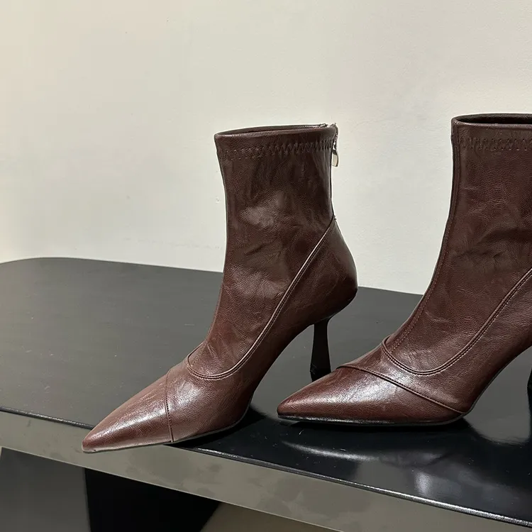 英伦风尖头高跟裸靴女2025秋冬新款设计感细跟拼接时装靴气质短靴