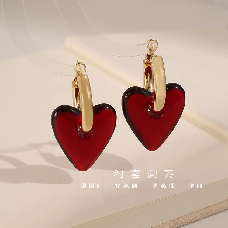 铜合金树脂耳饰 立体爱心耳圈流光琥珀风高级复古桃心耳环配饰女