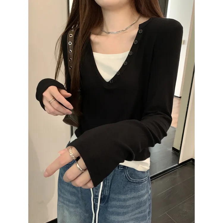 法式撞色v领纽扣假两件长袖T恤女初秋设计感小众显瘦短款打底上衣