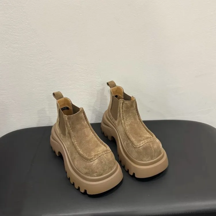 短筒复古时尚厚底短靴女2025新款网红女靴百搭增高机车靴英伦风流