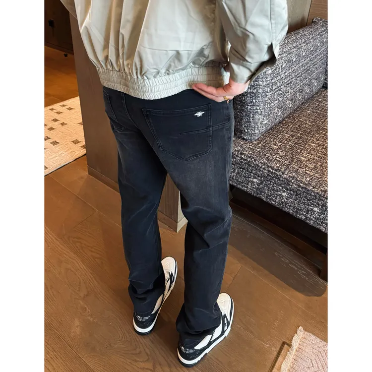 【蜜蜂四面弹】李查德男装秋季云烟灰刺绣小标弹力休闲直筒牛仔裤子