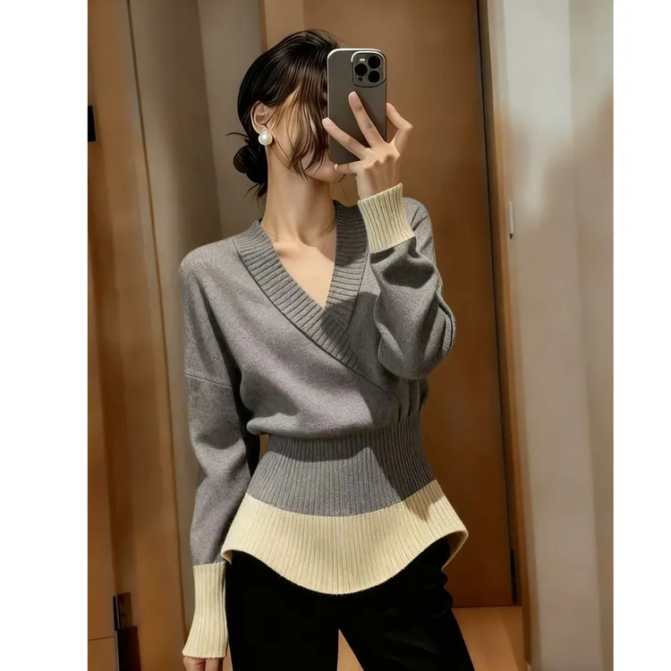 法式复古风撞色V领长袖针织衫女冬季新款高级感收腰显瘦套头上衣