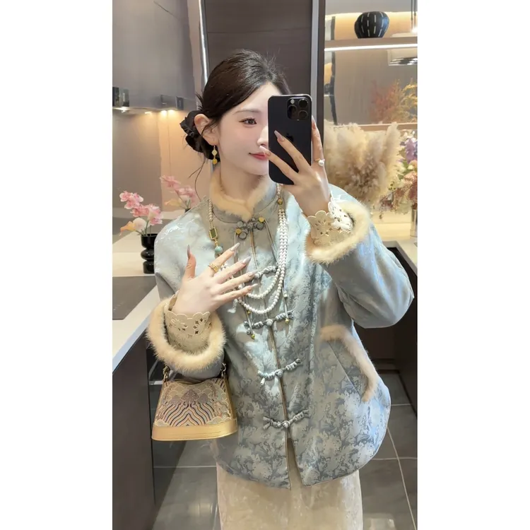 【周粥】【蓝盈】2025新款水貂毛提花盘加绒保暖扣外套预JJD5WT6950