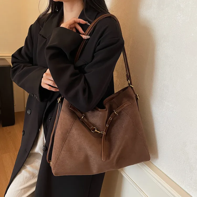 韩系秋冬复古包包爆款女款2025新款大容量单肩包百搭通勤托特包