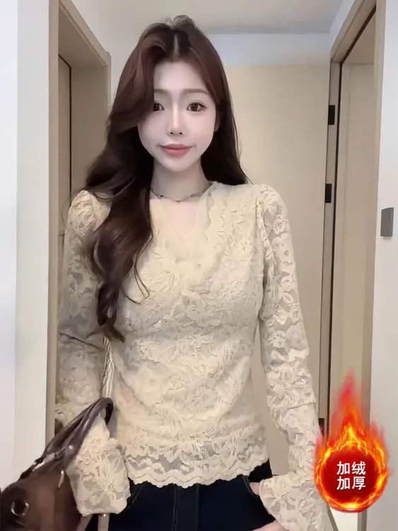 大码胖MM蕾丝镂空V领长袖上衣女秋冬季新款纯欲辣妹设计感打底衫