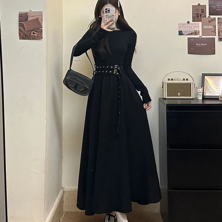 法式赫本风黑色拼接修身显瘦连衣裙大码微胖mm高级感收腰长袖裙子