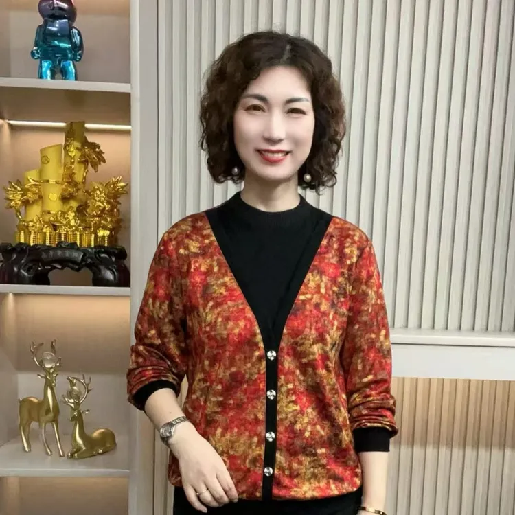 妈妈装流行时尚潮牌女装宽松秋装女士欧若拉独特漂亮上装休闲长袖