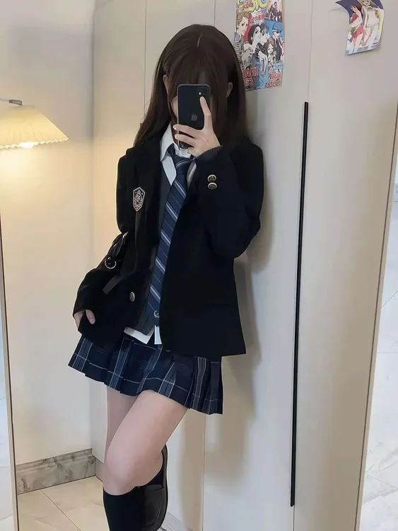 风吹麦香JK三粒扣黑色西装外套秋季学院风校供感秋冬季叠穿百搭
