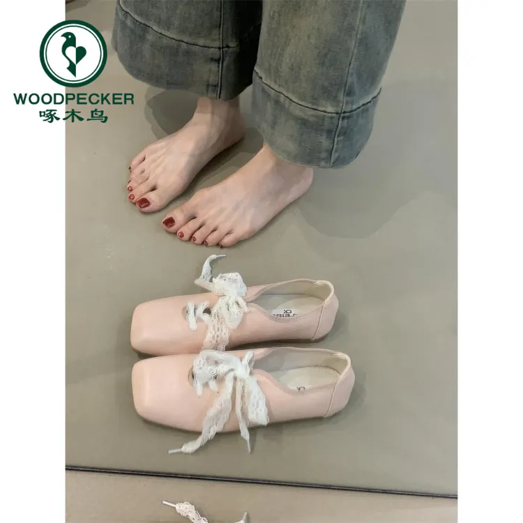 啄木鸟温柔仙女芭蕾单鞋2025年新款法式粉色蕾丝方头一脚蹬休闲鞋
