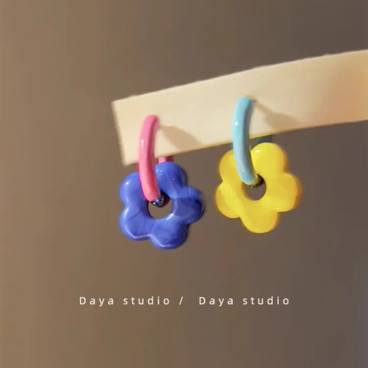 铜合金耳饰 春夏多巴胺撞色花朵耳环女高级感小众设计耳钉耳圈潮