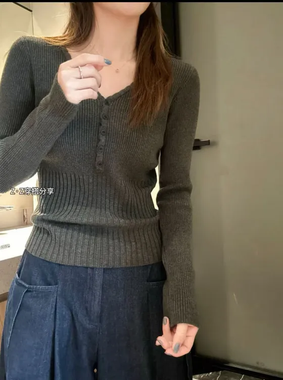 秋冬显瘦V领针织衫纯欲长袖修身百搭温柔秋冬内搭毛针织上衣女