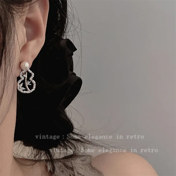 铜合金仿珍珠耳饰 葫芦女海边度假风耳钉耳饰设计感精灵风气质