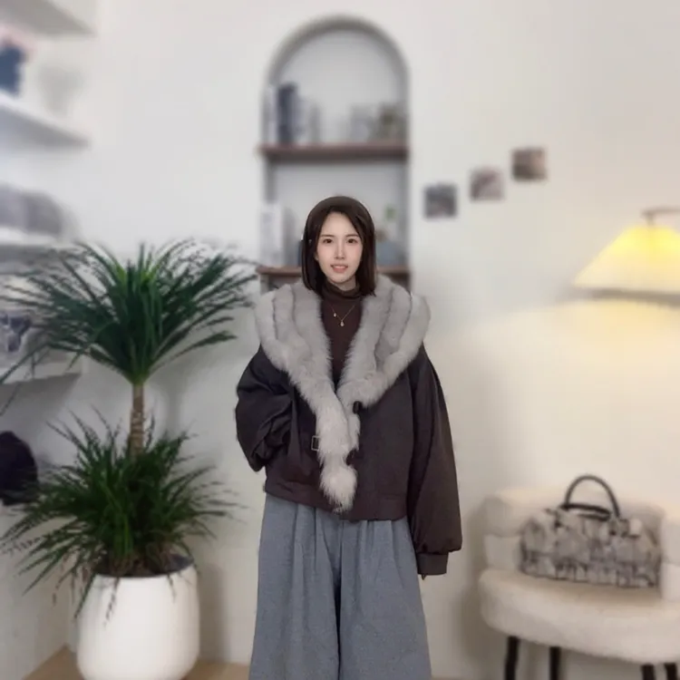 2025冬新款狐狸毛领皮草外套女短款鹅绒羽绒服年轻时尚大衣小个子