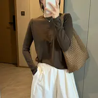 「软糯亲肤 慕丝绒」设计感纽扣长袖打底衫 秋冬圆领内搭T恤女T095