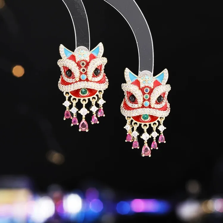铜合金锆石耳饰 高级感国潮时尚醒狮耳环轻奢国风设计师新年款