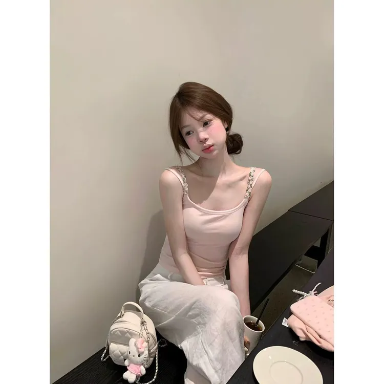【蔓藤花朵】嫩粉色甜美设计感花朵吊带气质短款显瘦无袖上衣修身