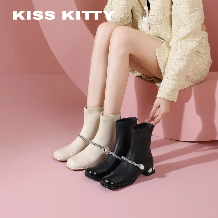 Kiss Kitty水钻珍珠链短靴女2025今年流行靴子秋冬加绒保暖瘦瘦靴