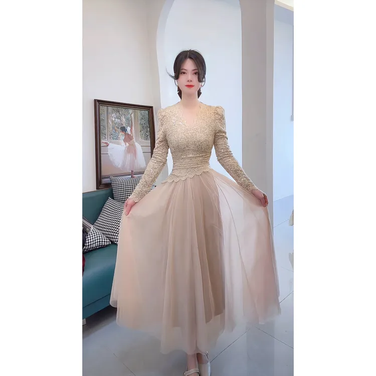 秋冬设计师新款显瘦法式轻奢名媛气质优雅拼接V领连衣裙45463