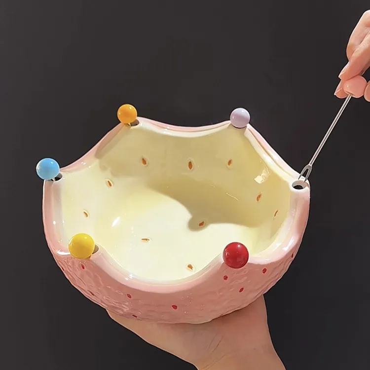 MOMO·陶瓷水果叉草莓造型沙拉碗陶瓷水果盘甜品碗家用网红ins风JY