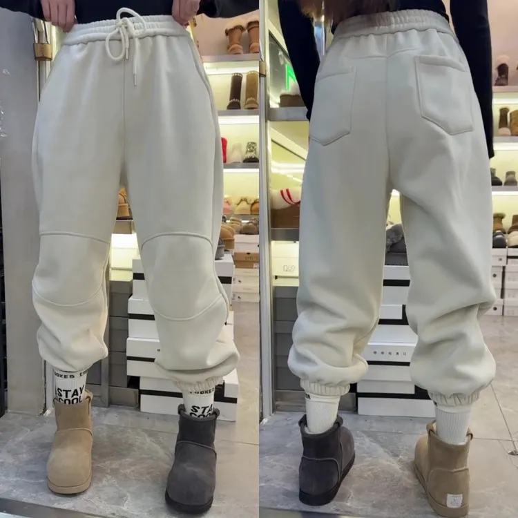 景倩妮米白色时尚百搭休闲卫裤2025年冬季新款加绒显瘦九分束脚裤