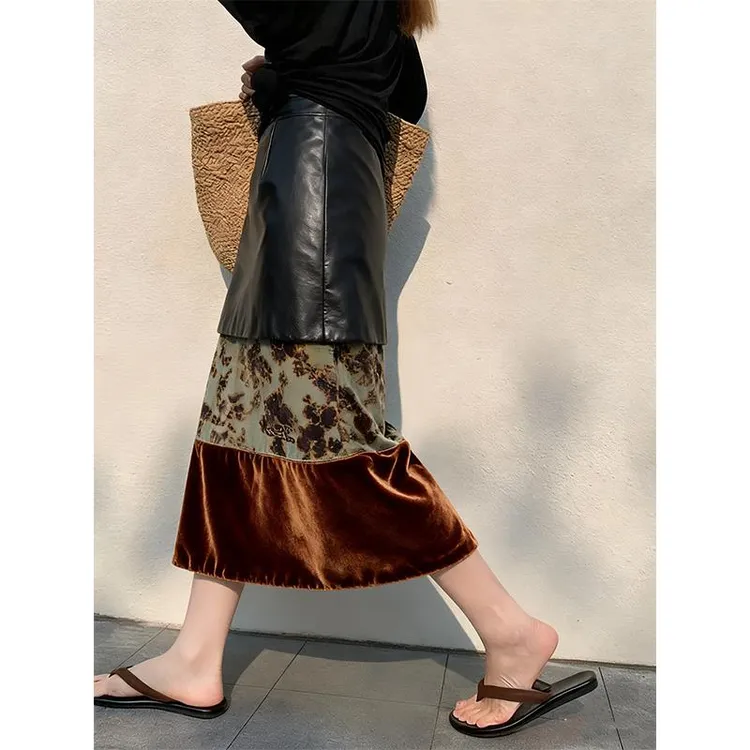 裙子女2025新款秋冬美拉德复古高腰金丝绒印花pu皮拼接直筒半身裙