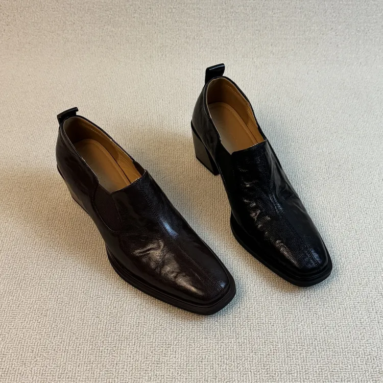 六也「英伦干练」高智感简约复古风粗跟经典方头通勤乐福鞋 L1372