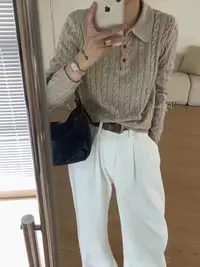 韩系翻领三粒扣麻花纹毛衣