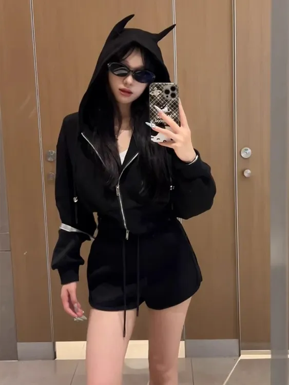 连帽卫衣开衫女2025春秋新款小恶魔角设计感小众宽松短裤拉链外套