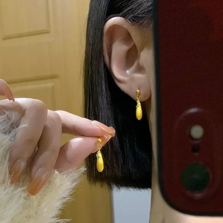 铜合金耳饰 金色水滴耳坠女新款轻奢拉丝灵动金色耳饰新年送女友