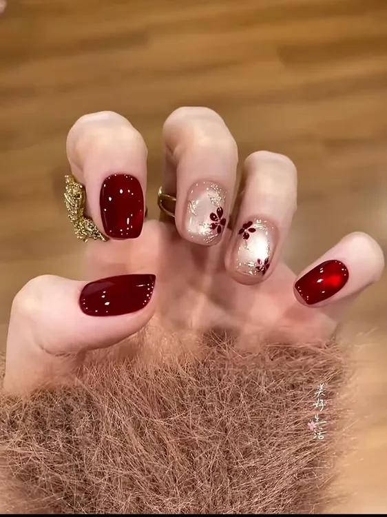 【金枝红韵】纯手工穿戴甲秋冬新款新年红流光爆闪猫眼高级显白美甲