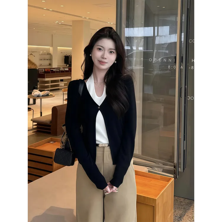 纯欲风挂脖长袖上衣女秋季新款修身显瘦假两件撞色拼接短款针织衫