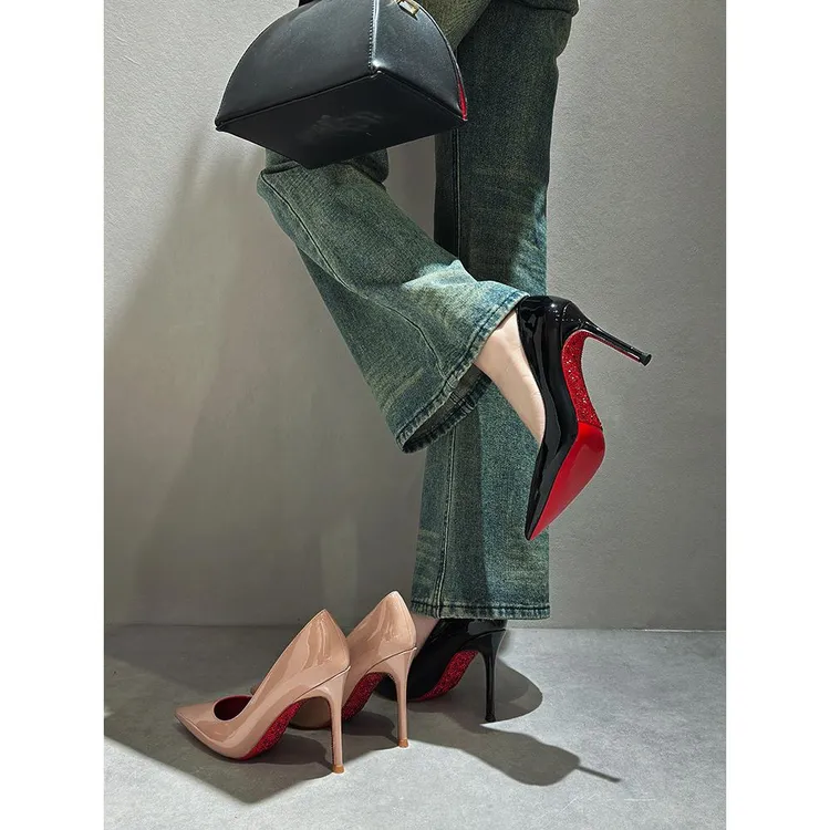 黑色尖头水钻红底高跟鞋女2025春秋新款性感婚鞋职业细跟裸色单鞋