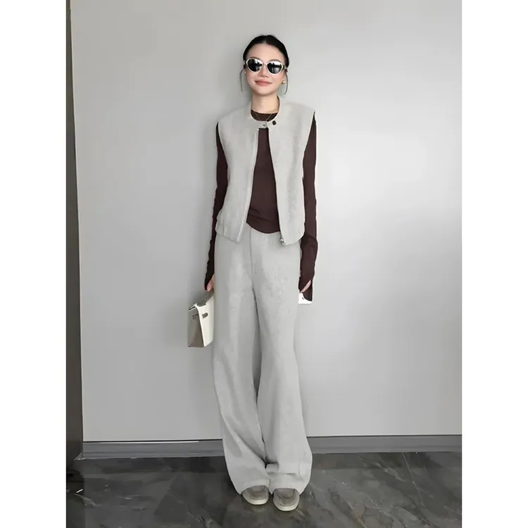 2025韩系氛围感早秋穿搭老钱风气质休闲运动灰色马甲阔腿裤套装女