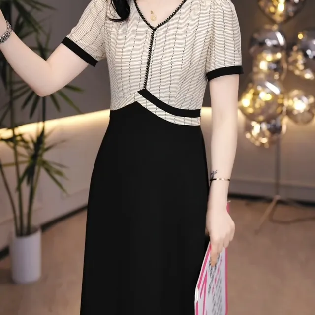 假两件印花连衣裙女2024年新款夏季气质名媛风设计感减龄过膝裙子