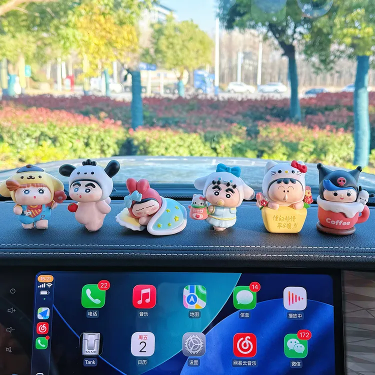 新款立体变装蜡笔小新车载摆件汽车中控台摆件办公室公仔手办摆件