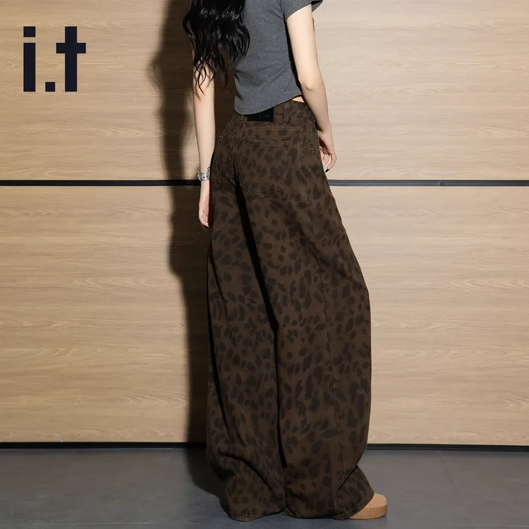 it izzue复古咖色豹纹牛仔裤女秋季2025新款宽松显瘦拖地休闲长裤