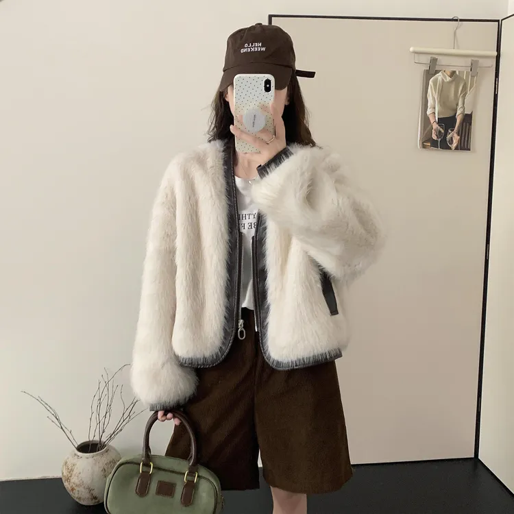 轻奢短款气质女装小香风秋冬2025新款时尚百搭上衣羊羔毛短外套女