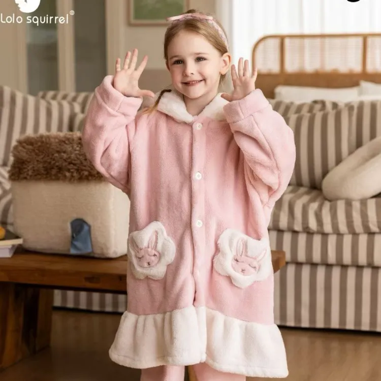 2025小松鼠洛洛儿童家居服睡衣加厚珊瑚绒暖棉绒睡袍套装卡通造型