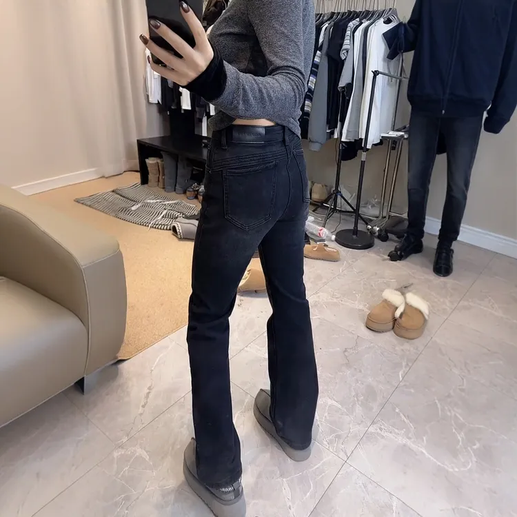 2025秋冬新款时尚黑灰修身牛仔微喇裤大码女装高腰显瘦加绒喇叭裤