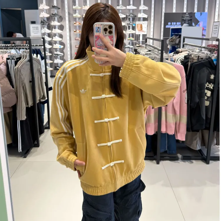 adidas/三叶草秋冬新中式唐装盘扣绒面宽松夹克外套KT3851
