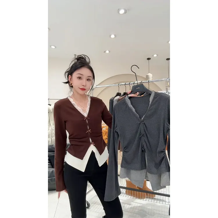 欧货冬季新款加绒减龄蕾丝设计假两件褶皱收腰V领上衣女显瘦洋气