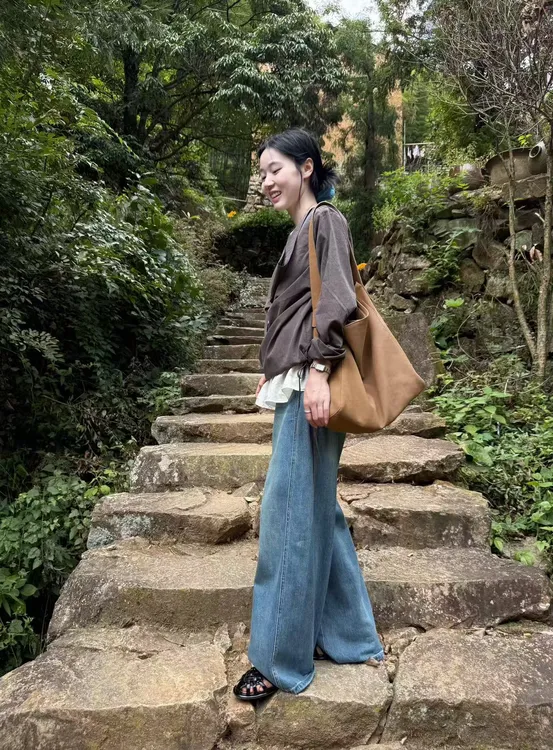 2025秋季新款复古简约荡领拼接假两件长袖衬衫女气衣百搭牛仔裤